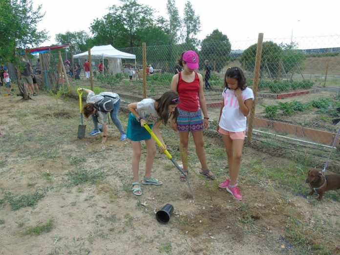 Taller infantil “Haz un duende huertano” organizado por el HUB