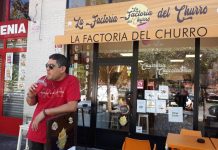 Merienda popular patrocinada por La Factoría del churro