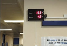 La falta de calefacción obliga al personal del centro de salud los Rosales a trabajar con abrigo y llevar sus calefactores de casa